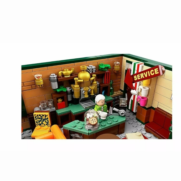 NIB Central Park Friends Lego Set - Picture 8 of 11